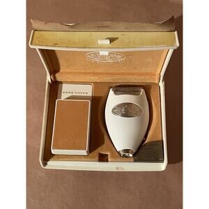 Vintage Lady Sunbeam Lighted Electric Razor New Old Stock